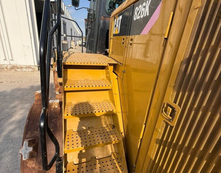 CATERPILLAR  826K **WASTE COMPACTOR**